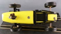 Carrera Universal 403 - Lotus Climax Cooper T66 F1 Jaune Pale Bande Rouge N°8 sans Boite 1/32