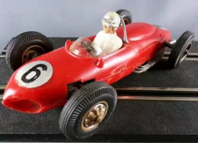 Carrera Universal 40401 - Ferrari 156 F1 Red #6 Phil Hill no Box 1:32 2