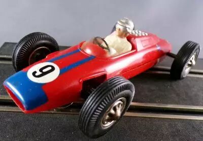 Carrera Universal 40402 - Lotus 25 Climax F1 Red Blue Stripes #9 1962 no Box 1:32