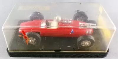Carrera Universal 40402 - Lotus 25 Climax F1 Rouge N�3 1962 J. Brabham en Boite 1/32
