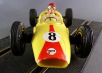 Carrera Universal 40403 - Lotus Climax / Cooper T66 F1 Jaune Pale N°8 sans Boite 1/32