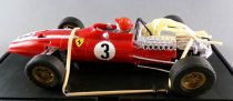 Carrera Universal 40405 - Ferrari 312 F1 Spaghetti N°3 Bandes Blanches 1967 L.Bandini en Boite 1/32