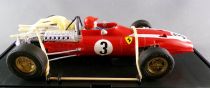 Carrera Universal 40405 - Ferrari 312 F1 Spaghetti N°3 Bandes Blanches 1967 L.Bandini en Boite 1/32