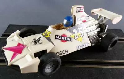 Carrera Universal 40409 - White Brabham BT 44 F1 #25 no Box 1;32