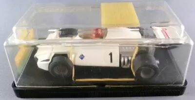 Carrera Universal 40409 - White Brabham BT44 #1 F1 1975 Carlos Reuteman Boxed 1:32