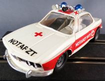 Carrera Universal 40425 - BMW 3,0 CSL Emergency Doctor Notarzt no Box 1:32
