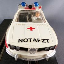 Carrera Universal 40425 - BMW 3,0 CSL Emergency Doctor Notarzt no Box 1:32