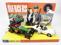 Chapeau Melon et Bottes de Cuir (The Avengers) - Corgi Gift Set n°40 (Repro) - John Steed\'s Vintage Bentley & Emma Peel\'s Lotus 