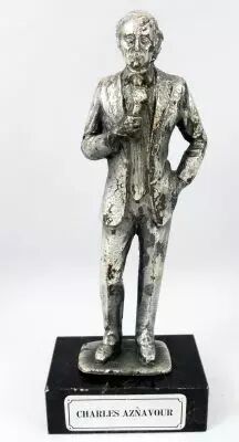Charles Aznavour - Statue en m�tal inject� 16cm - Daviland France 1978