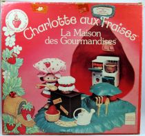 Charlotte aux fraises - Berry Bake Shoppe / La Maison des Gourmandises