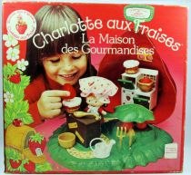 Charlotte aux fraises - Berry Bake Shoppe / La Maison des Gourmandises