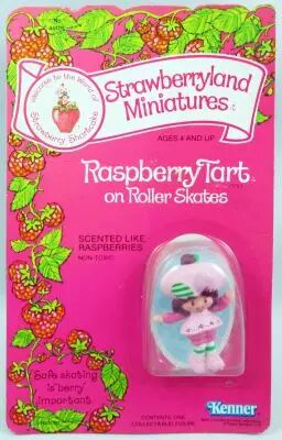 Charlotte aux fraises - Miniatures - Mousse Framboise sur patins-�-roulettes