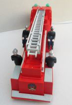 CHR - Bernard Fire Truck Pomper Big Ladder Wire Guided 45cm Boxed