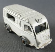 Cij Ref M6 Renault 1000Kg Truck White Ambulance Micro-Miniature