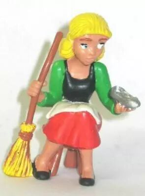 Cinderella - Comics Spain PVC Figure - Ciderella seated