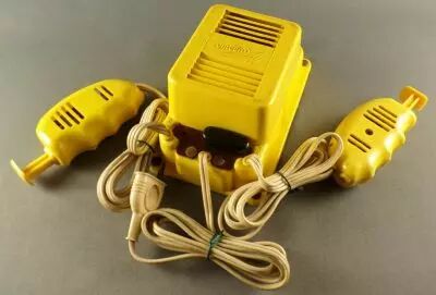 Circuit 24 - Transformateur 110/200V 12V 35VA 50HZ + Poign�es 2