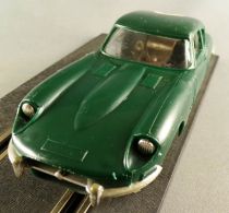 Circuit 24 réf 8205 - Jaguar Type E Verte N°8 Jantes Blanc Cassé en Boite