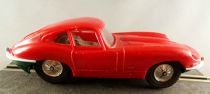 Circuit 24 ref 8205 - Red Jaguar E Type Chrome Wheels 2