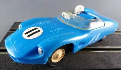Circuit 24 Réf 8301 - Panhard DB Jaune Jantes Chromées - Ide