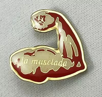 Club Doroth�e - Pins - \ La Musclada\ 