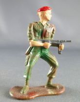 Cofalu - 54m - Modern Army - Paratroopers - Firing MP Standing