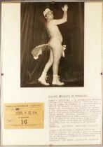 Coluche - Ticket Th&eacute;&acirc;tre du Gymnase F&eacute;vrier 1981 + Photo + Texte de l\'AFP