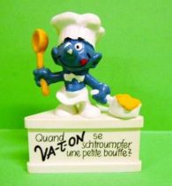 Cooker Smurf  \'\'when smurf -us a meal together\'\' (white base)