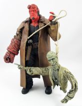 (copie) Hellboy - Mezco - Hellboy avec cadavre