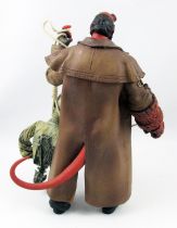 (copie) Hellboy - Mezco - Hellboy avec cadavre