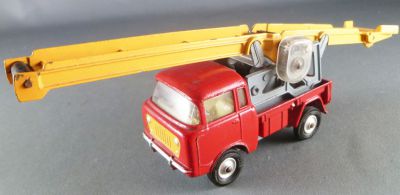 https://www.lulu-berlu.com/upload/image/corgi-toys-gift-set-64---working-conveyor-forward-control-jeep-fc-150-p-image-387978-moyenne.jpg