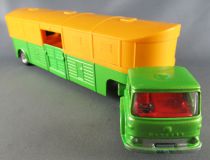 Corgi Toys Major 1104 - Bedford Truck Newmarket Racing Stables Horses Transporter Trailer