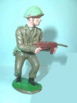 Crescent Toy - WW2 - British Infantry firing MP from hip