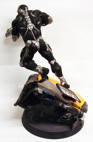 crysis statue