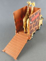 Daktari - Corgi GS 14 - Bedford Tractor Unit du Wameru Sub-District avec Girafes