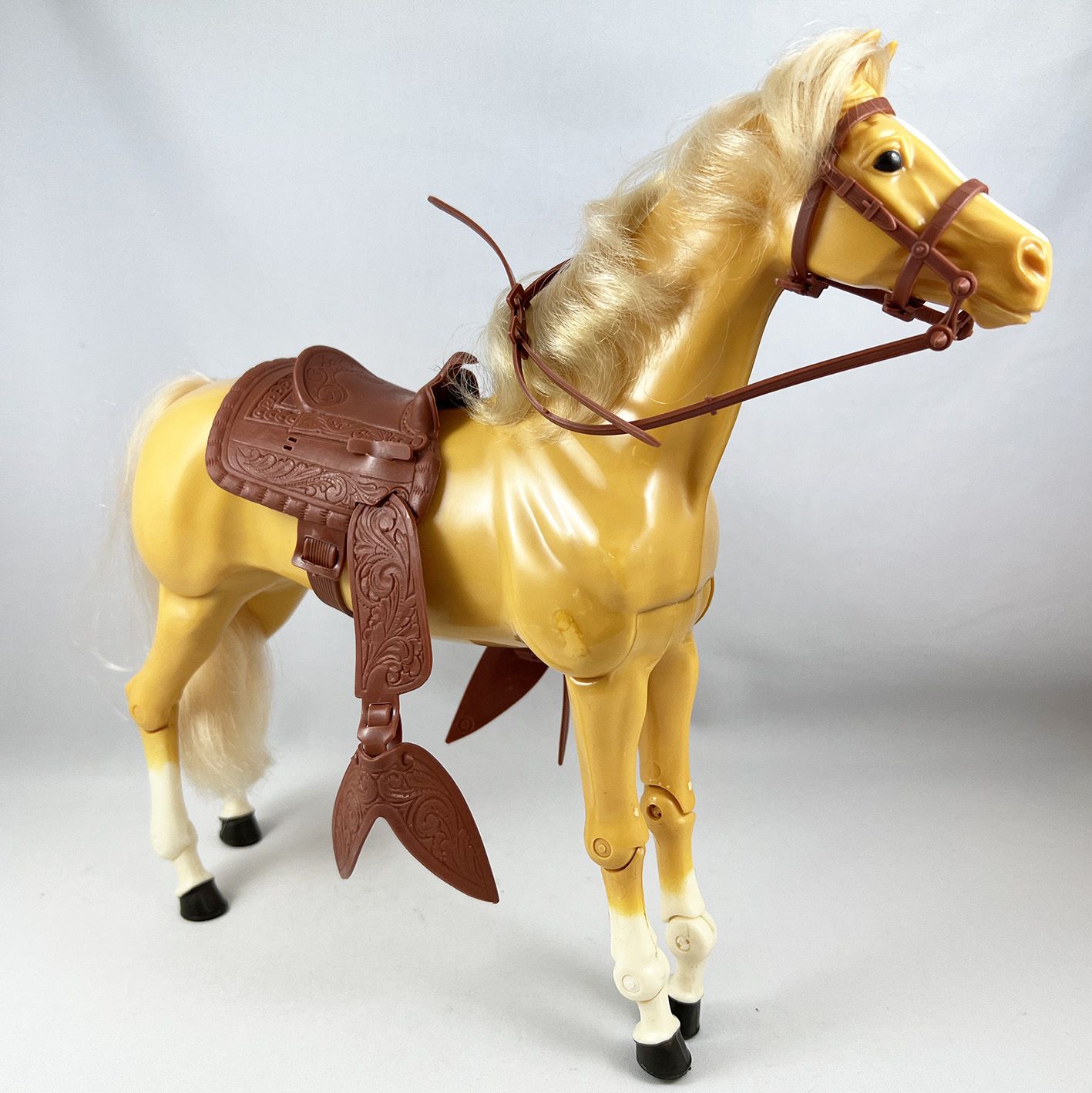 Western barbie horse clearance