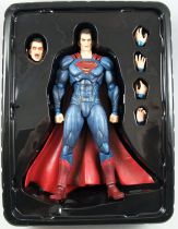 Dawn of Justice - Square Enix - Superman - Figurine Play Arts Kai