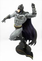 DC Collectibles - Batman 9\  scale pvc statue - DC Core Series