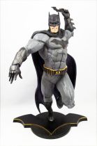 DC Collectibles - Batman 9\  scale pvc statue - DC Core Series