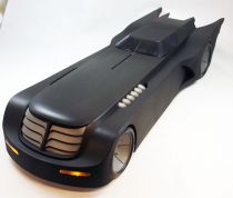 DC Collectibles - Batman The Animated Series - Batmobile (Deluxe Edition with Batman & Robin)