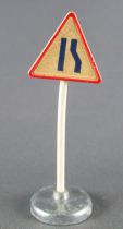 Dinky Toys France 1422 Road Sign Right Lane Narrowing for Ferrari F1 100% Original