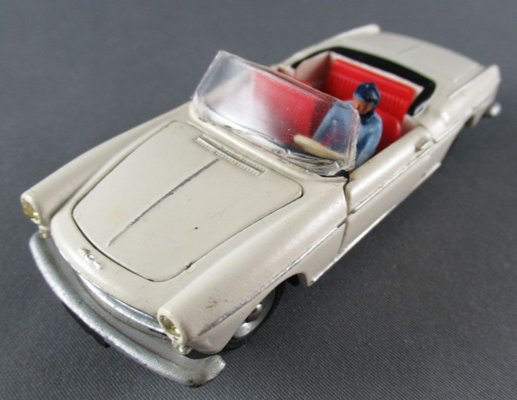 Dinky Toys France 528 Peugeot 404 Convertible Pininfarina White
