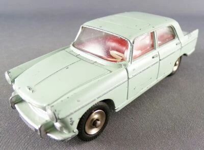 Dinky Toys France 553 - Peugeot 404 Light Blue no Box 1:43