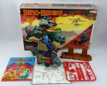 Dino-Riders - Monoclonius with Mako - Tyco Benelux