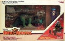 Dino Riders - Monoclonius with Mako - Tyco USA