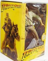 Disney park exclusive - Indiana Jones 10\'\' vinyl statue