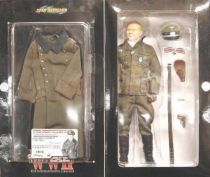 Dragon Models - HESSLER (Cyber Hobby exclusive) Heer Panzerkampfegruppe Commander Ardennes 1944