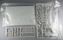 Dragon Models - N°4003 Avion Blast-Off F/A-18A on Carrier Deck 1/144 Incomplet