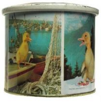 Dynamo Duck Brochet Tin box