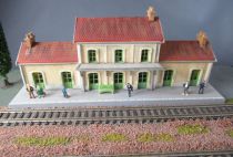 Ech N Diorama Gare Voyageurs Dépôt Charbon 55,5 x 13,6cm Module