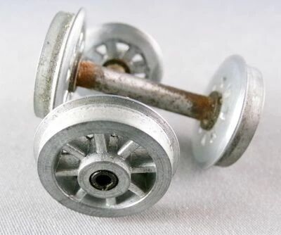 Echelle O 0 2 Paires de Roues avec Essieu Diam�tre 23,4mm 8 Rayons en Zamak pour Locomotive Vapeur Neuves